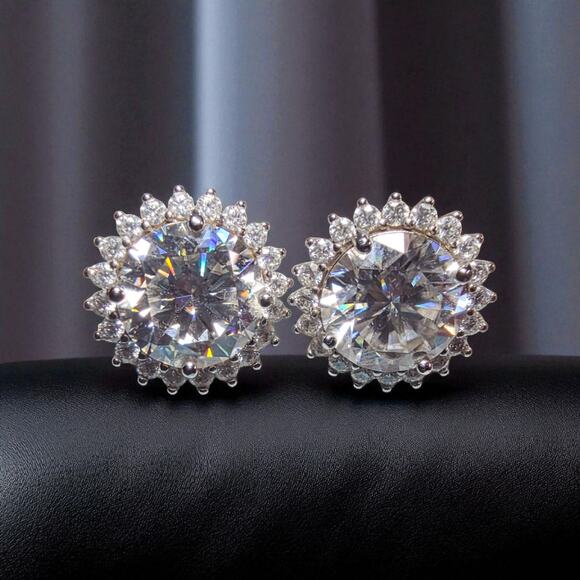 Boutique New Sterling Silver 925 4 carat CZ halo stud earrings - Picture 6 of 6